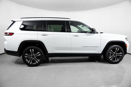 Bright White Clearcoat 2027 Jeep Grand Cherokee L Limited