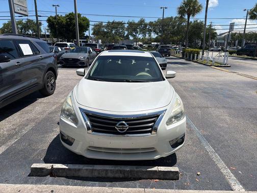 Pearl White 2015 Nissan Altima 2.5 SL