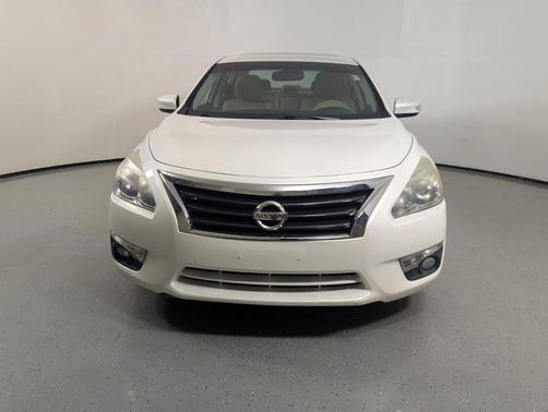 Pearl White 2015 Nissan Altima 2.5 SL