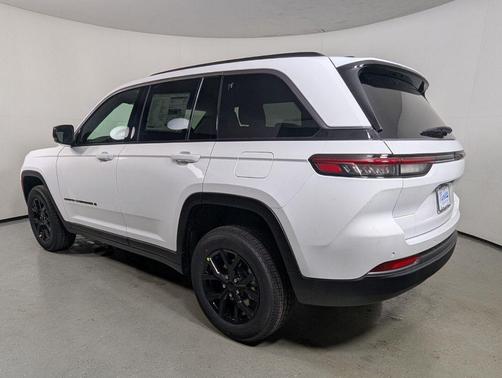 2026 Jeep Grand Cherokee Altitude