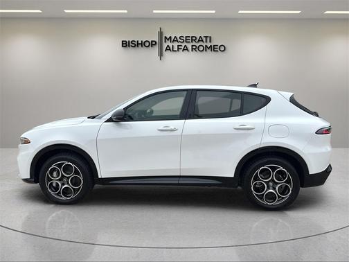 2025 Alfa Romeo Tonale Base