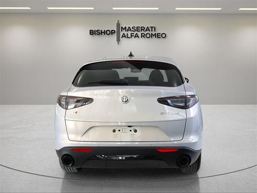 2025 Alfa Romeo Stelvio Base