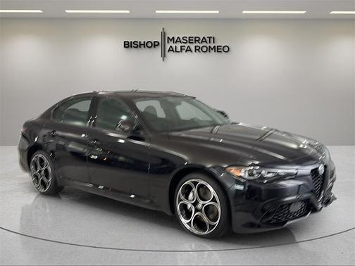 2025 Alfa Romeo Giulia Base