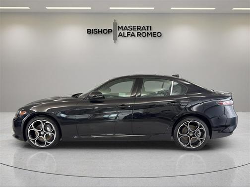 2025 Alfa Romeo Giulia Base