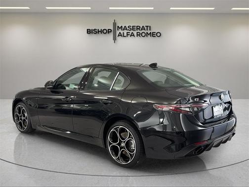 2025 Alfa Romeo Giulia Base