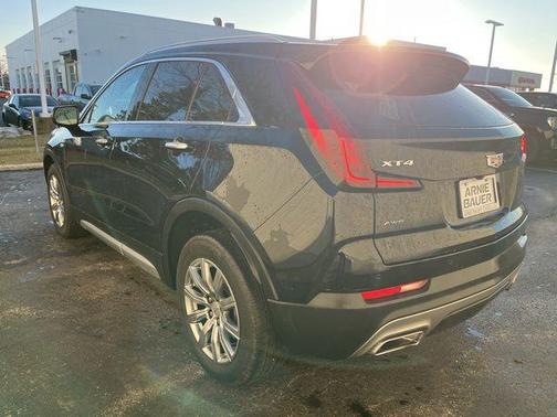 2023 Cadillac XT4 Premium Luxury