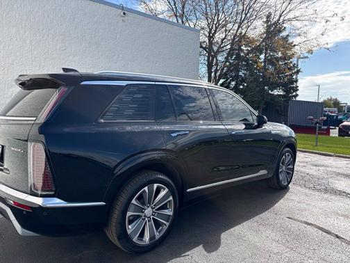 Stellar Black Metallic 2026 Cadillac VISTIQ Luxury