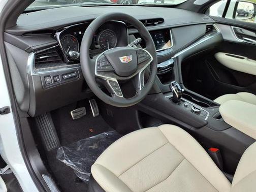2025 Cadillac XT5 Sport