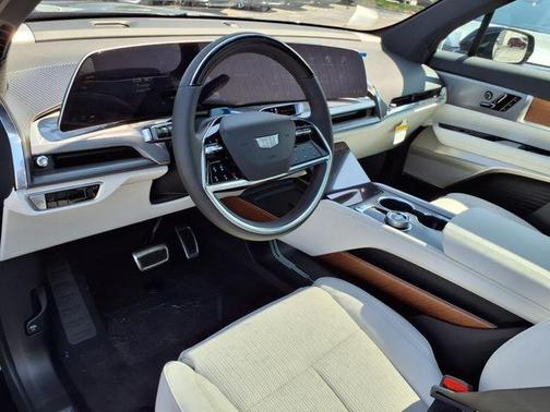 2026 Cadillac VISTIQ Luxury
