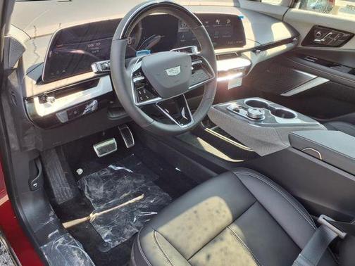 2025 Cadillac OPTIQ Luxury 1 AWD