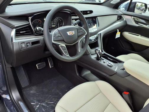 2025 Cadillac XT5 Sport