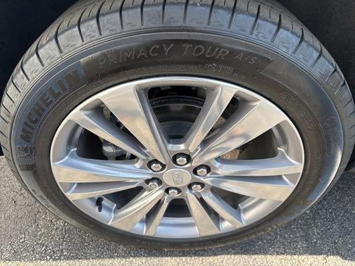 Argent Silver Metallic 2023 Cadillac XT5 Premium Luxury