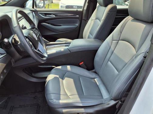 2023 Buick Enclave Essence AWD