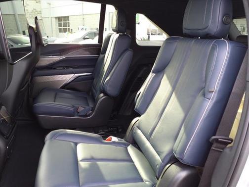 2025 Cadillac Escalade Luxury