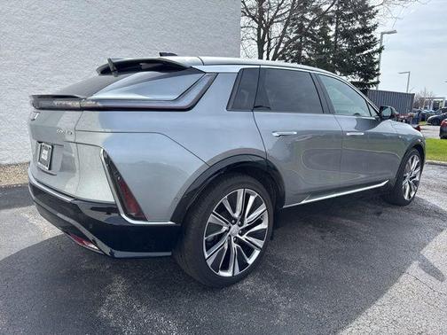 Argent Silver Metallic 2025 Cadillac LYRIQ Luxury