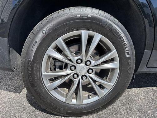 Stellar Black Metallic 2020 Cadillac XT5 Premium Luxury