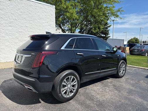 Stellar Black Metallic 2020 Cadillac XT5 Premium Luxury