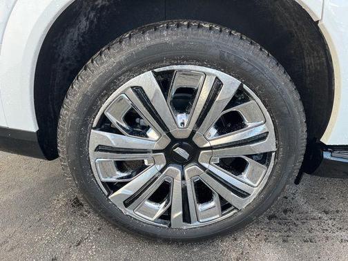 2025 Cadillac Escalade IQ Luxury 2