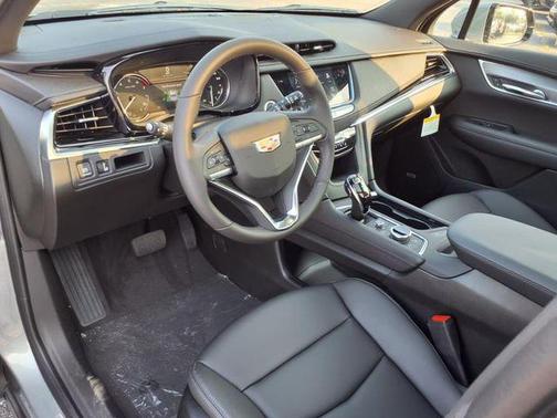 2025 Cadillac XT6 Luxury AWD