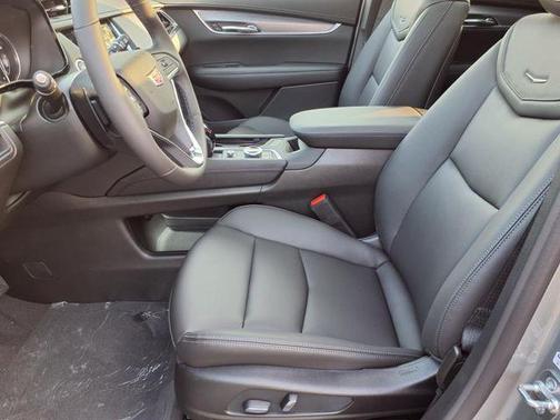 2025 Cadillac XT6 Luxury AWD