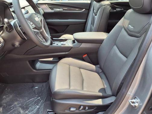 2025 Cadillac XT5 Sport