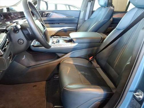 2025 Cadillac Escalade IQ Sport 2