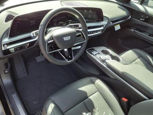 2025 Cadillac LYRIQ Sport