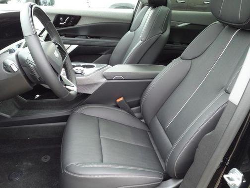 2025 Cadillac OPTIQ Luxury