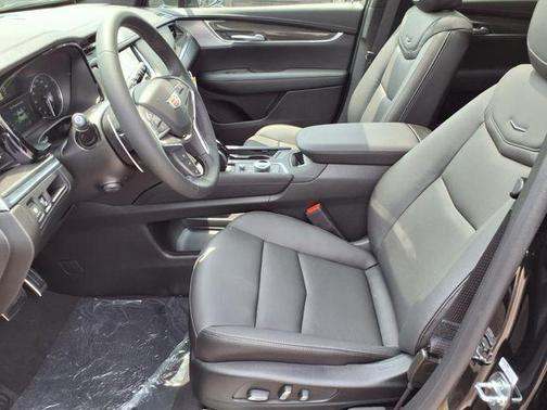 2025 Cadillac XT5 Sport