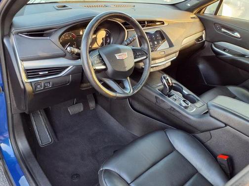 2021 Cadillac XT4 Premium Luxury