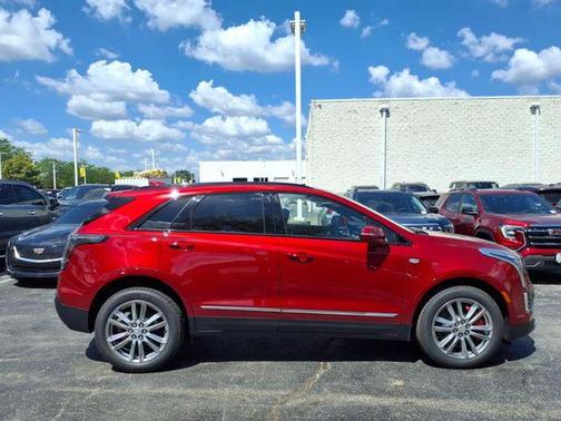 2025 Cadillac XT5 Sport