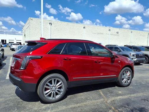 2025 Cadillac XT5 Sport