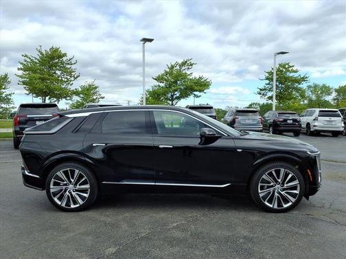 Stellar Black Metallic 2025 Cadillac LYRIQ Luxury