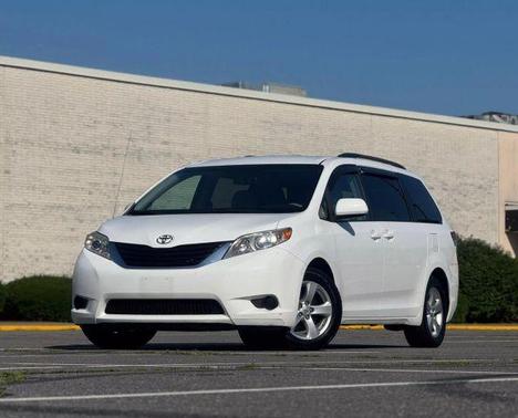2014 Toyota Sienna LE
