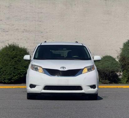 2014 Toyota Sienna LE