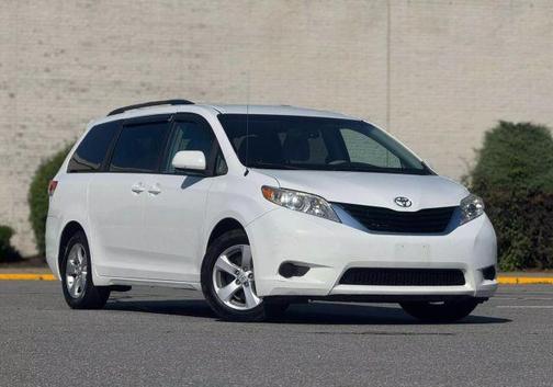 2014 Toyota Sienna LE