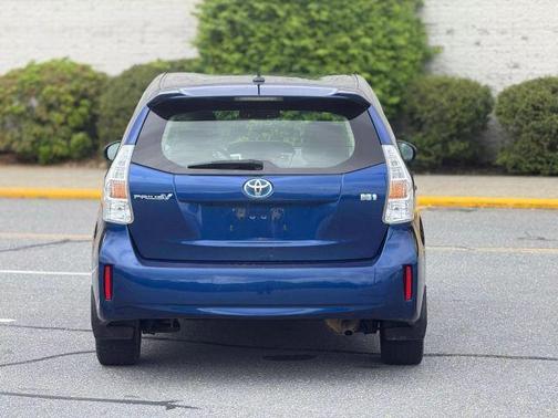 2012 Toyota Prius v Five