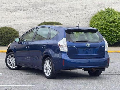 2012 Toyota Prius v Five