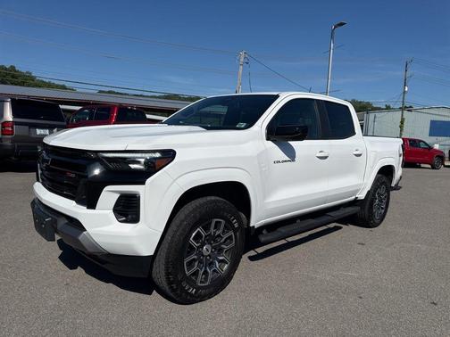 Summit White 2023 Chevrolet Colorado Z71 Truck