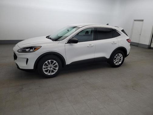 White 2022 Ford Escape SE