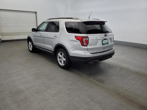 Ingot Silver Metallic 2018 Ford Explorer XLT