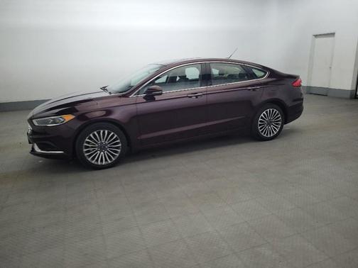 Red 2018 Ford Fusion SE