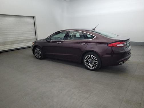 Red 2018 Ford Fusion SE