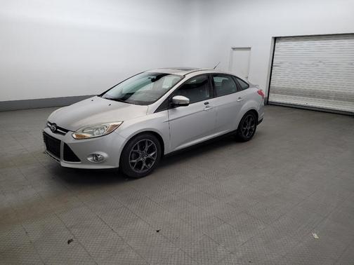 Ingot Silver Metallic 2014 Ford Focus SE