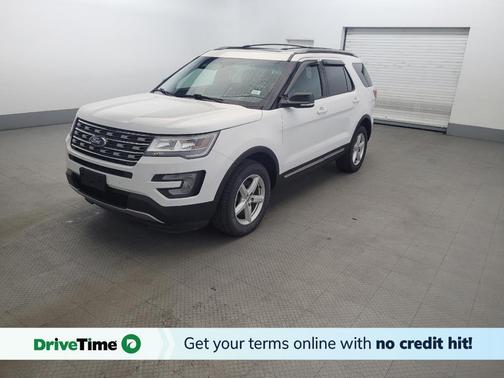 White 2017 Ford Explorer XLT