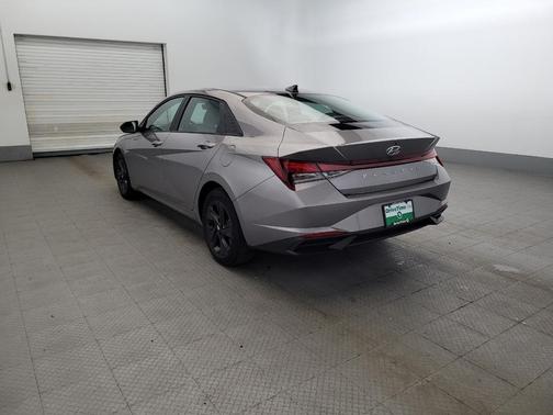 Fluid Metal 2023 Hyundai ELANTRA SEL