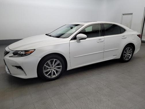 2017 Lexus ES 300h Base