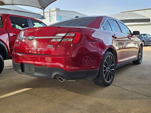 2018 Ford Taurus SEL