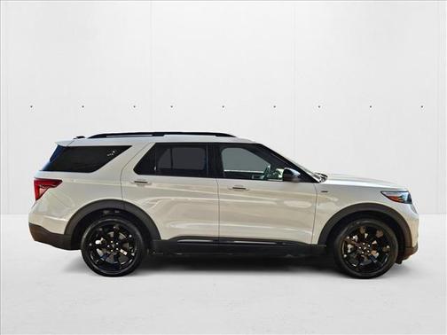 2024 Ford Explorer ST-Line