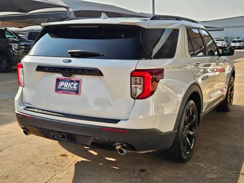 2024 Ford Explorer ST-Line
